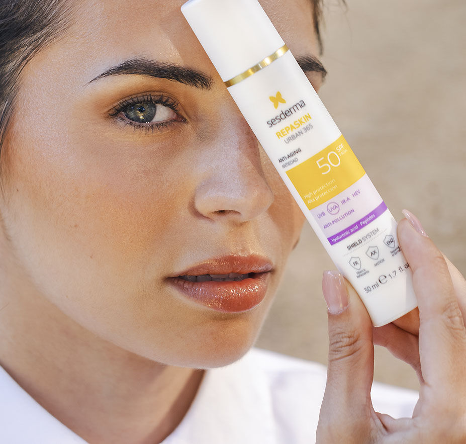 Chica con solar Respaskin Urban Antiedad