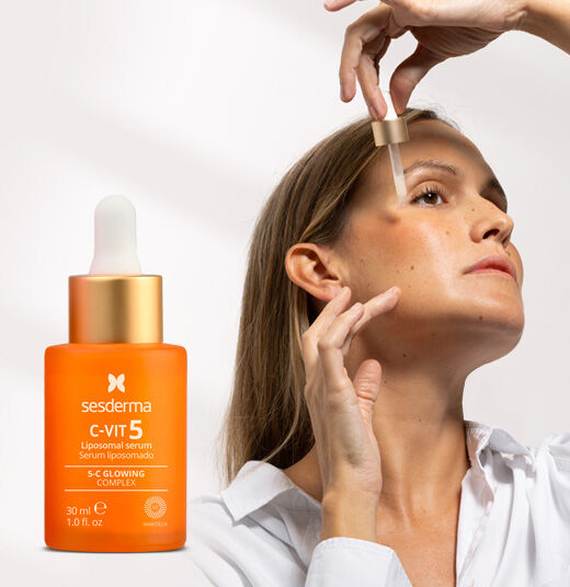Imagen mujer con serum c-vit 5
