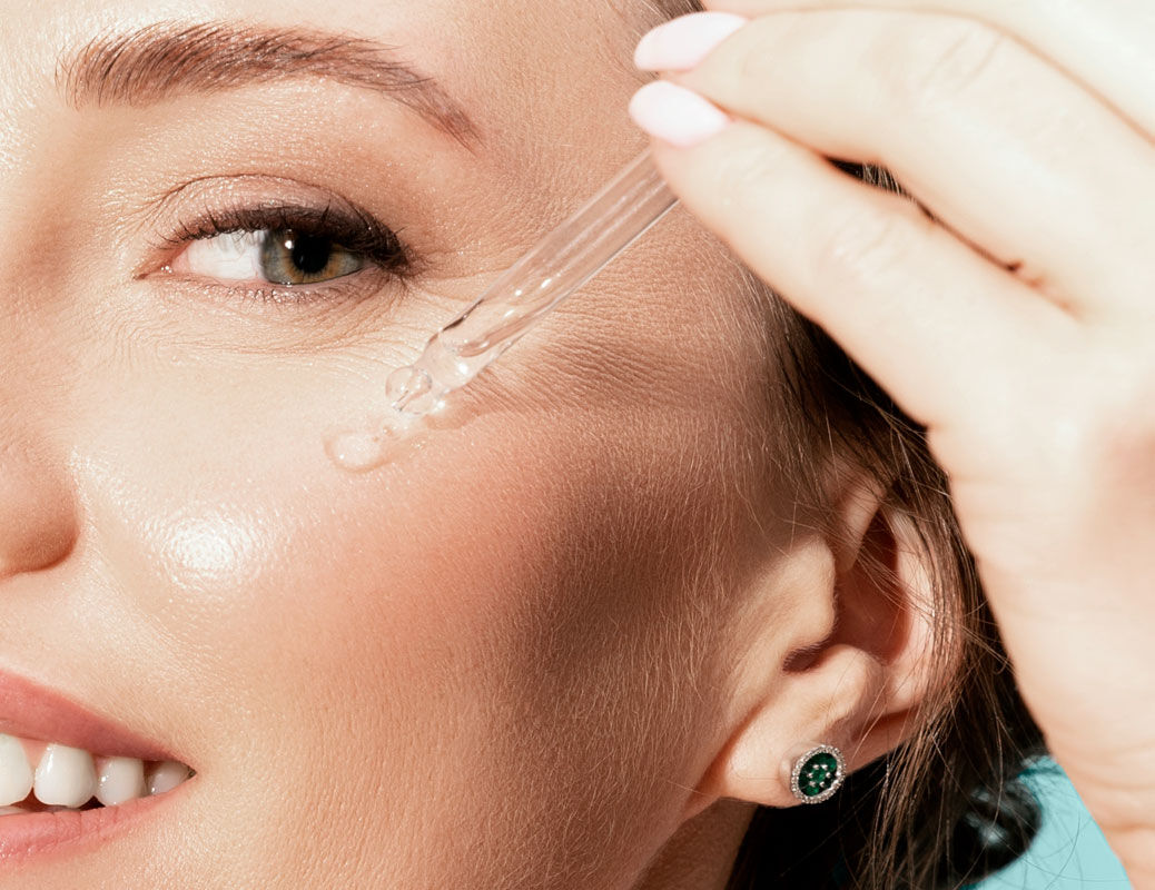 Imagen mujer eficacia probada aplicación serum Sesbalance